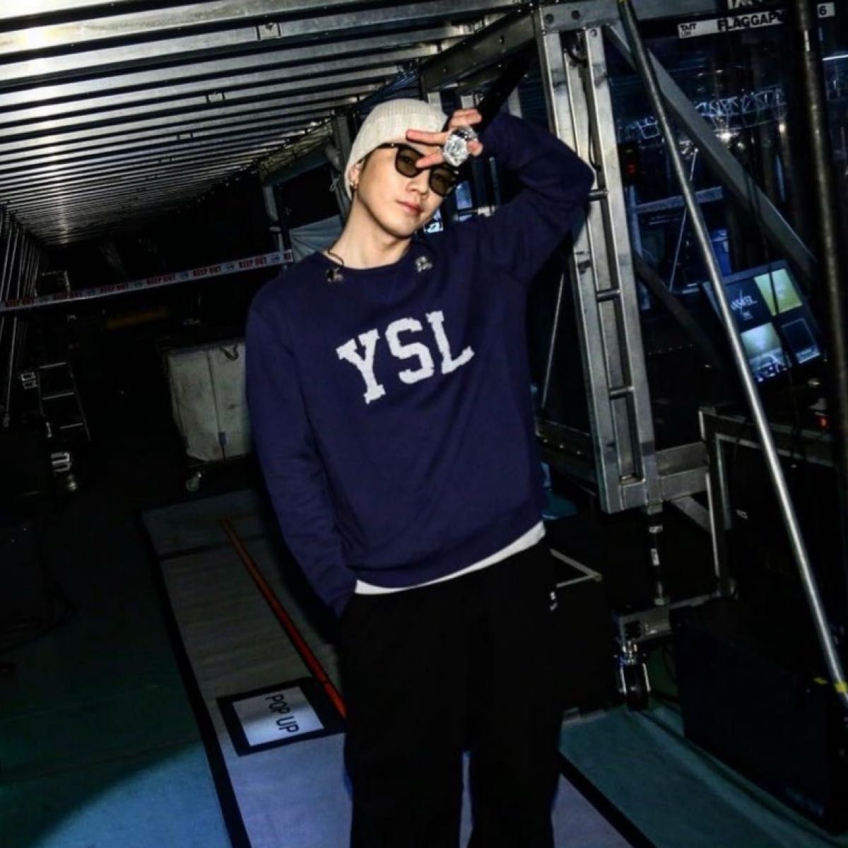 Mサイズ】登坂着用 YSLスウェットシャツ サンローラン|Yahoo Mサイズ】登坂着用 YSLスウェットシャツ サンローラン|Yahoo