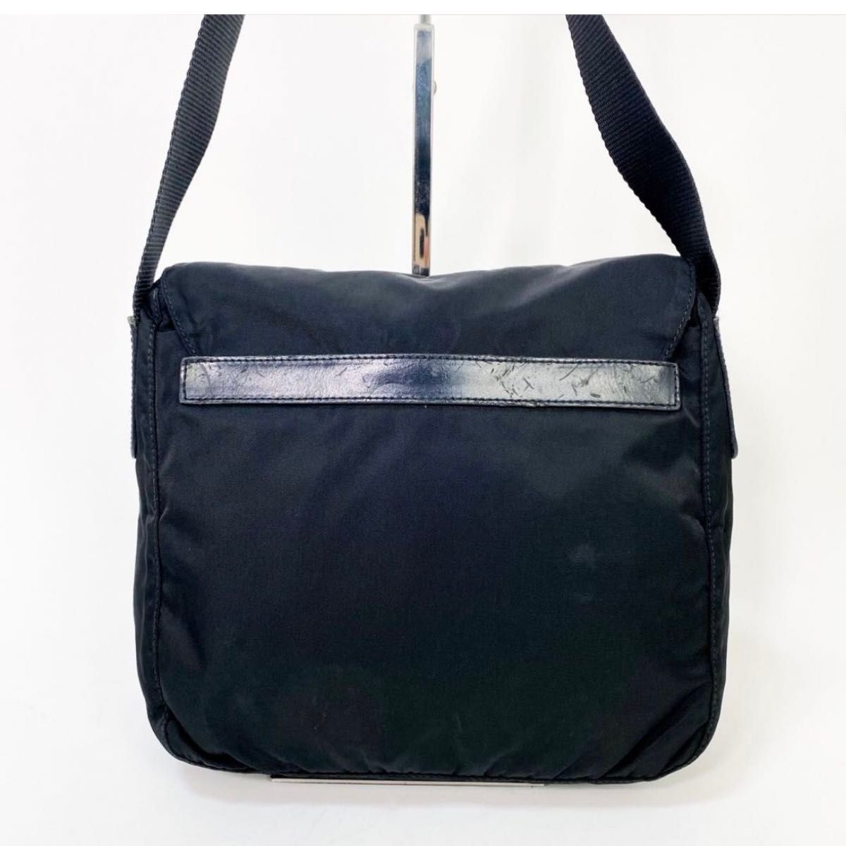 PRADA プラダ ショルダーバッグ クロスボディ 肩掛け 三角ロゴ PRADA プラダ ショルダーバッグ クロスボディ 肩掛け 三角ロゴ
