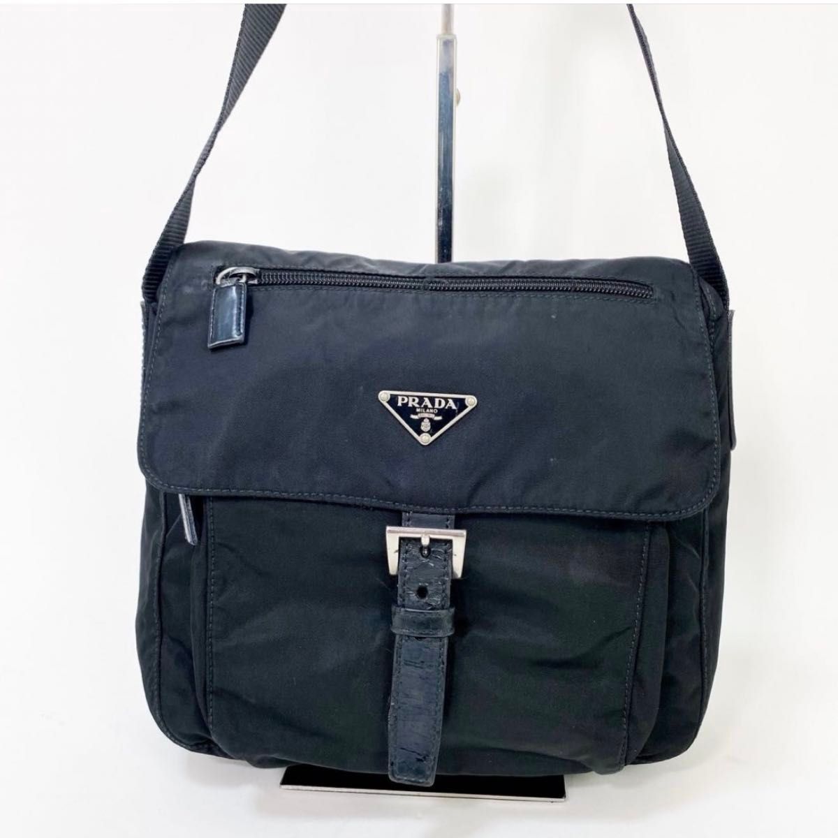 PRADA プラダ ショルダーバッグ クロスボディ 肩掛け 三角ロゴ PRADA プラダ ショルダーバッグ クロスボディ 肩掛け 三角ロゴ