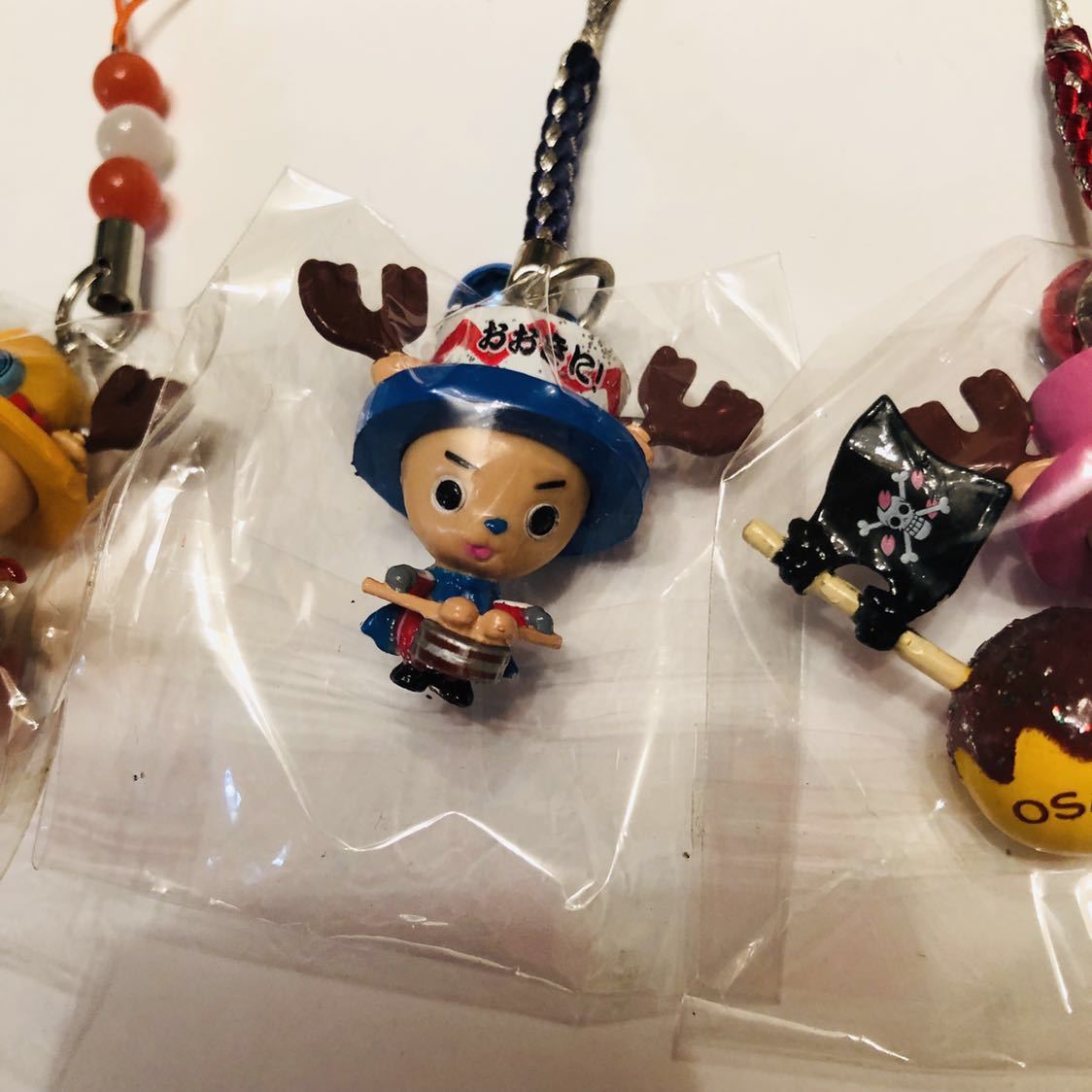 One Piece ご当地ストラップ チョッパー ワンピース 大阪限定 根付け 本日特価 ワンピース One Piece ご当地ストラップ チョッパー ワンピース 大阪限定 根付け 本日特価 ワンピース