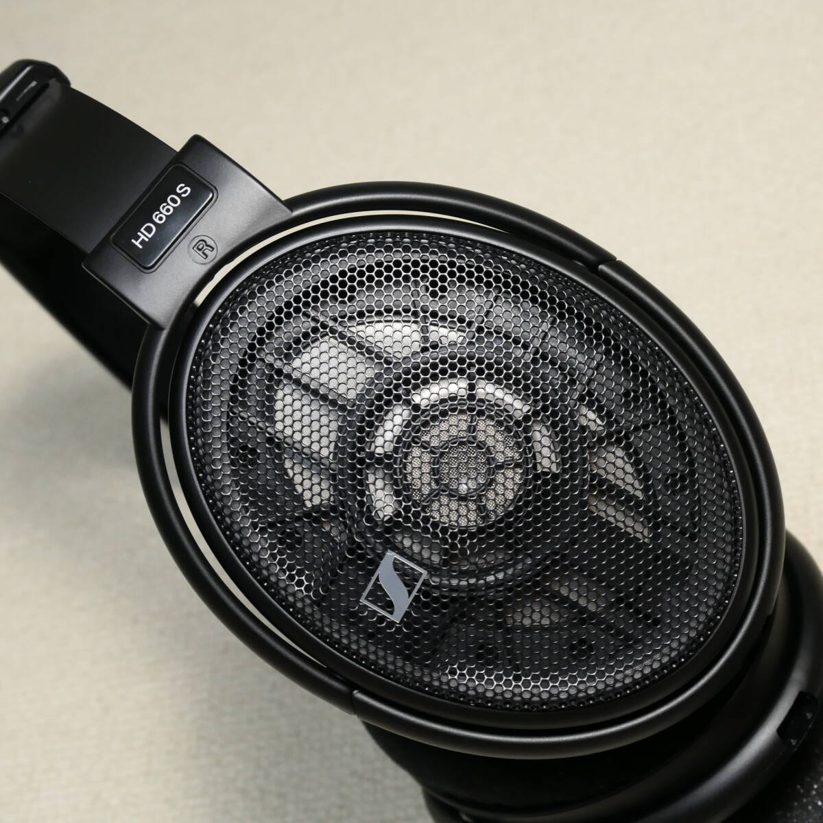 ゼンハイザー HD 660S ヘッドホン 開放型 SENNHEISER 純正バランスケーブル 付属 4.4mm(ゼンハイザー)｜売買されたオークション情報、yahooの商品情報をアーカイブ公開  - オークファン ヘッドフォン、イヤフォン