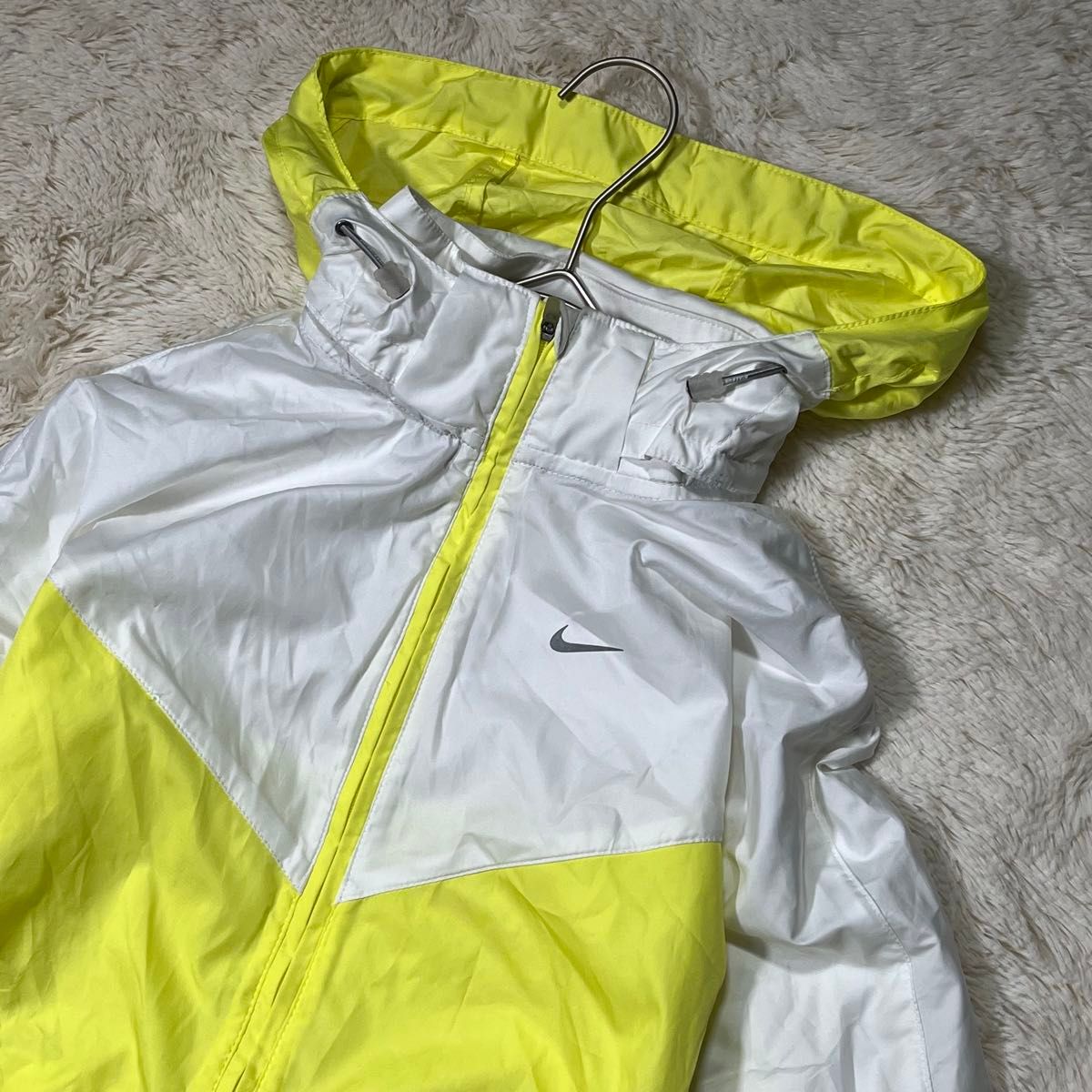NIKE ナイキ ランニングジャケット パーカー フード取り外し NIKE ナイキ ランニングジャケット パーカー フード取り外し