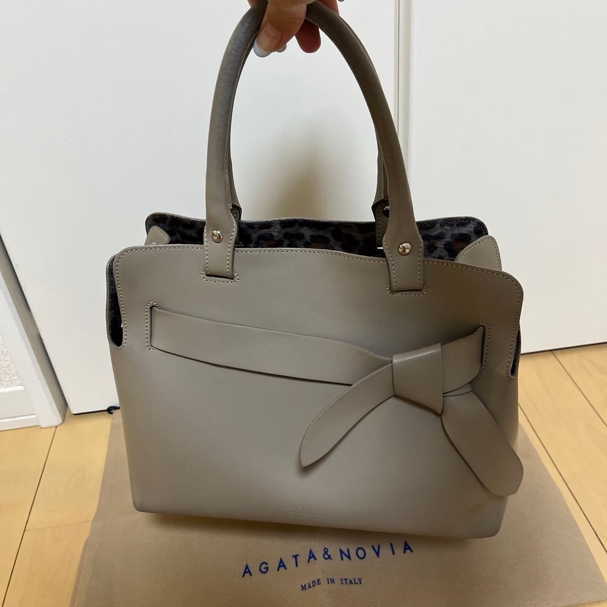AGATA&NOVIA PLST別注 本革バッグ グレージュ ハンドバッグ