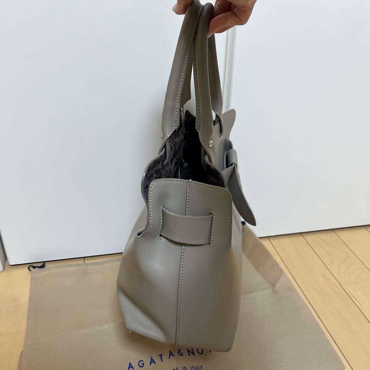 AGATA&NOVIA PLST別注 本革バッグ グレージュ ハンドバッグ
