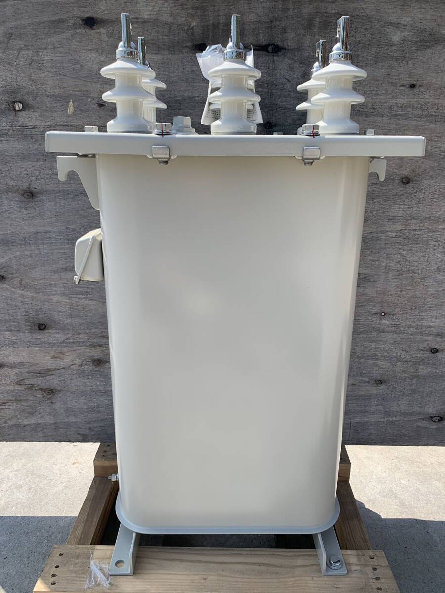 未使用品 指月電機 高圧進相コンデンサ用直列リアクトル LR-3 未使用品 指月電機 高圧進相コンデンサ用直列リアクトル LR-3