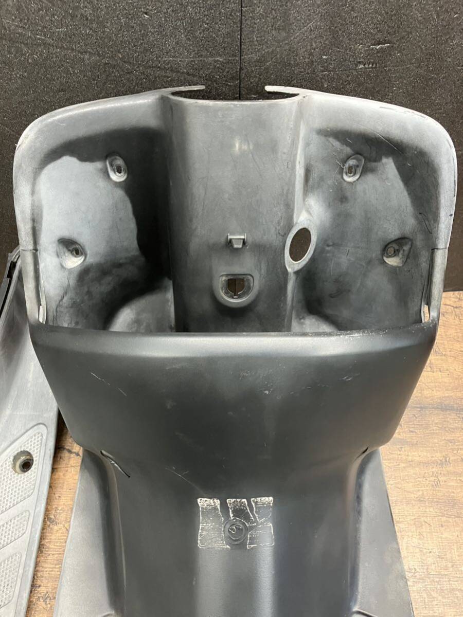 35H AF35 ライブDio ZX 純正 レッグシールド フロントインナー 35H AF35 ライブDio ZX 純正 レッグシールド フロントインナー