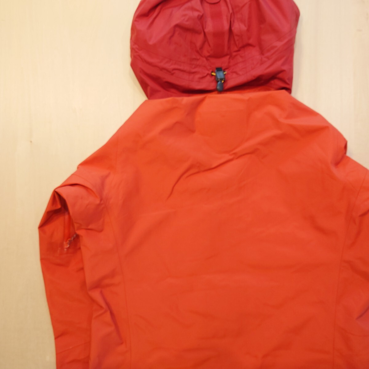 mont-bell ハードシェル ジャケット ストリームパーカ GORE-TEX mont-bell ハードシェル ジャケット ストリームパーカ GORE-TEX