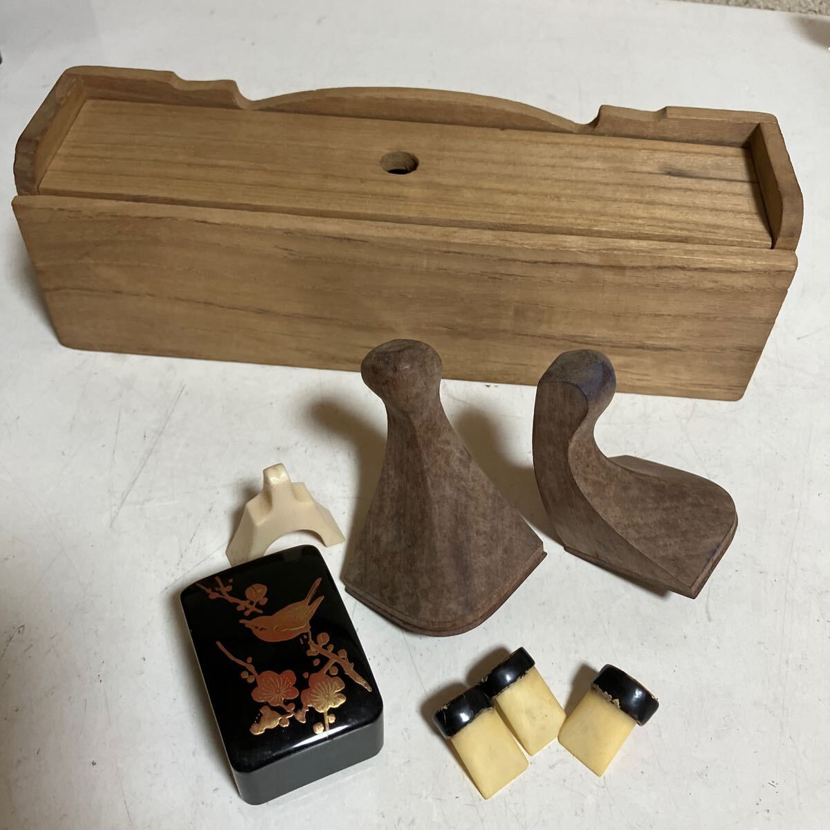 琴柱+猫足セット Bibian 比比昂- お琴用品琴柱猫足2個& 琴つめ3個木箱付き