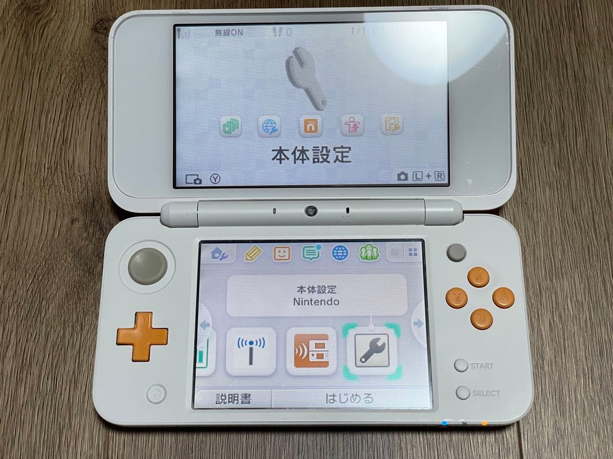 New ニンテンドー 2DS LL ホワイト×オレンジ 起動確認済 本体 New ニンテンドー 2DS LL ホワイト×オレンジ 起動確認済 本体