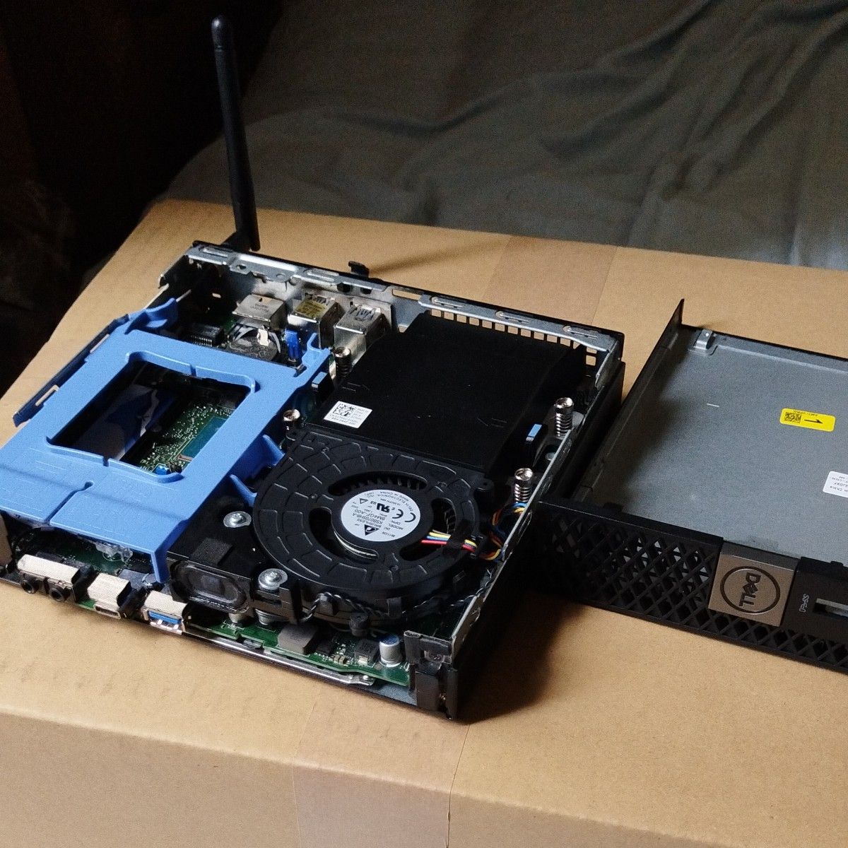 DELL OptiPlex 7060 Micro Core i7-8700T 2.4GHz 16GB SSD 1TB WiFi付 DELL OptiPlex 7060 Micro Core i7-8700T 2.4GHz 16GB SSD 1TB WiFi付