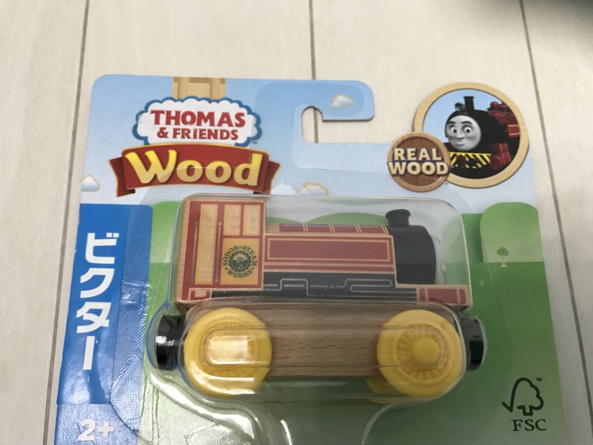  новый товар *Thomas & Friends паровозик Томас из дерева направляющие серии Victor FHM18