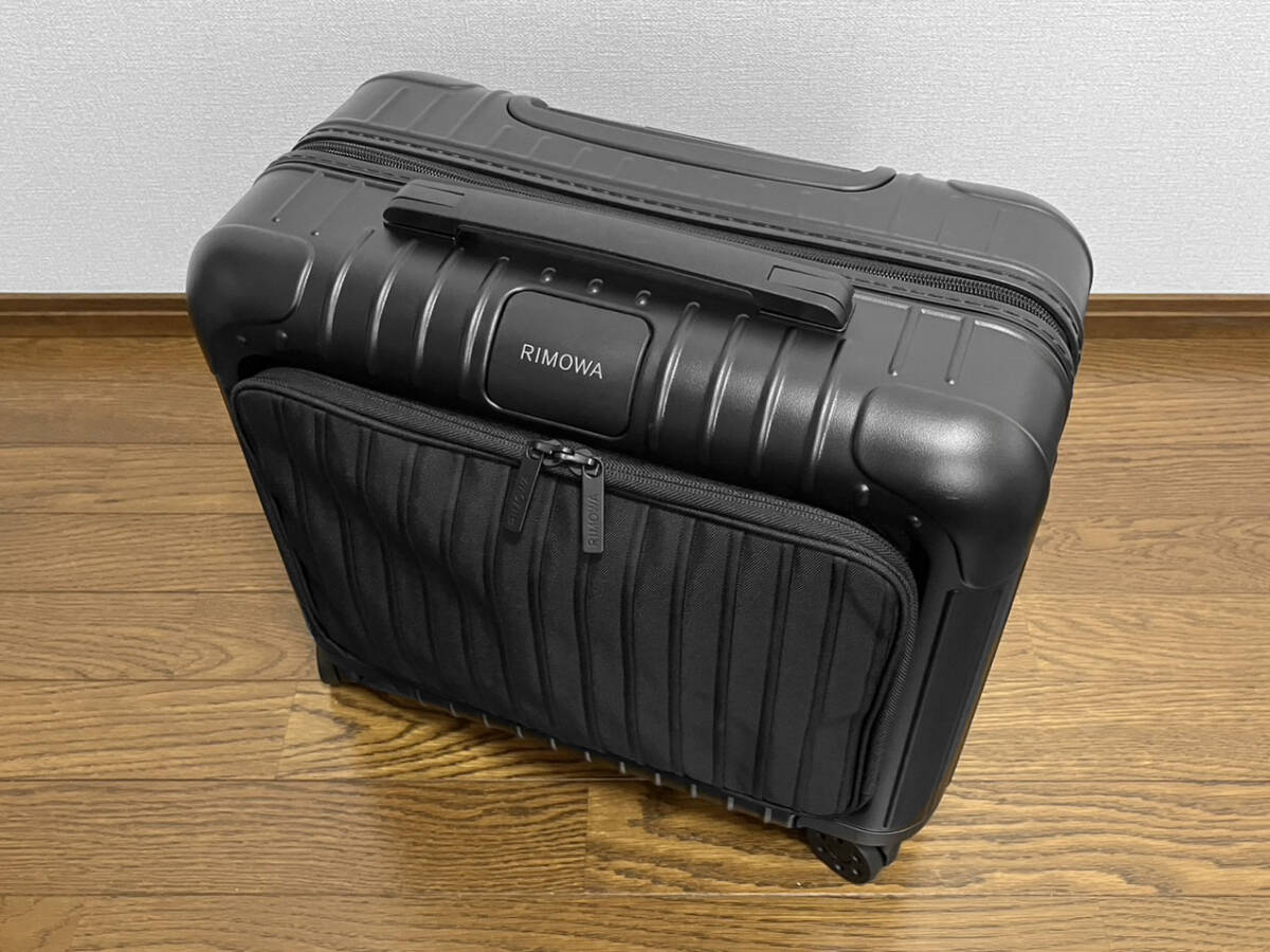 Bibian 比比昂 - RIMOWA ESSENTIAL SLEEVE Compact リモワ Bibian 比比昂 - RIMOWA ESSENTIAL SLEEVE Compact リモワ