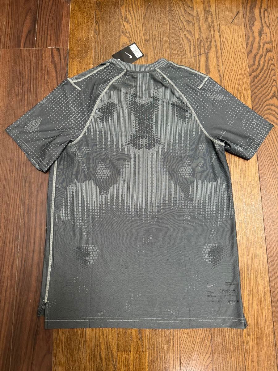 ナイキ A P S メンズ Dri-FIT ADVショートスリーブバーサタイル ナイキ A P S メンズ Dri-FIT ADVショートスリーブバーサタイル