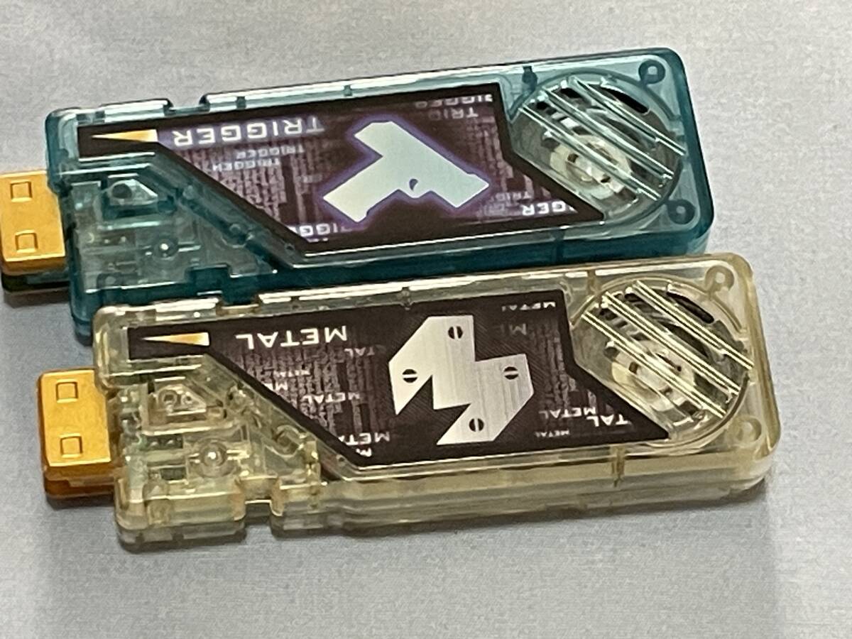 仮面ライダーダブル W DXトリガーメモリ DXメタルメモリ DX 仮面ライダーダブル W DXトリガーメモリ DXメタルメモリ DX