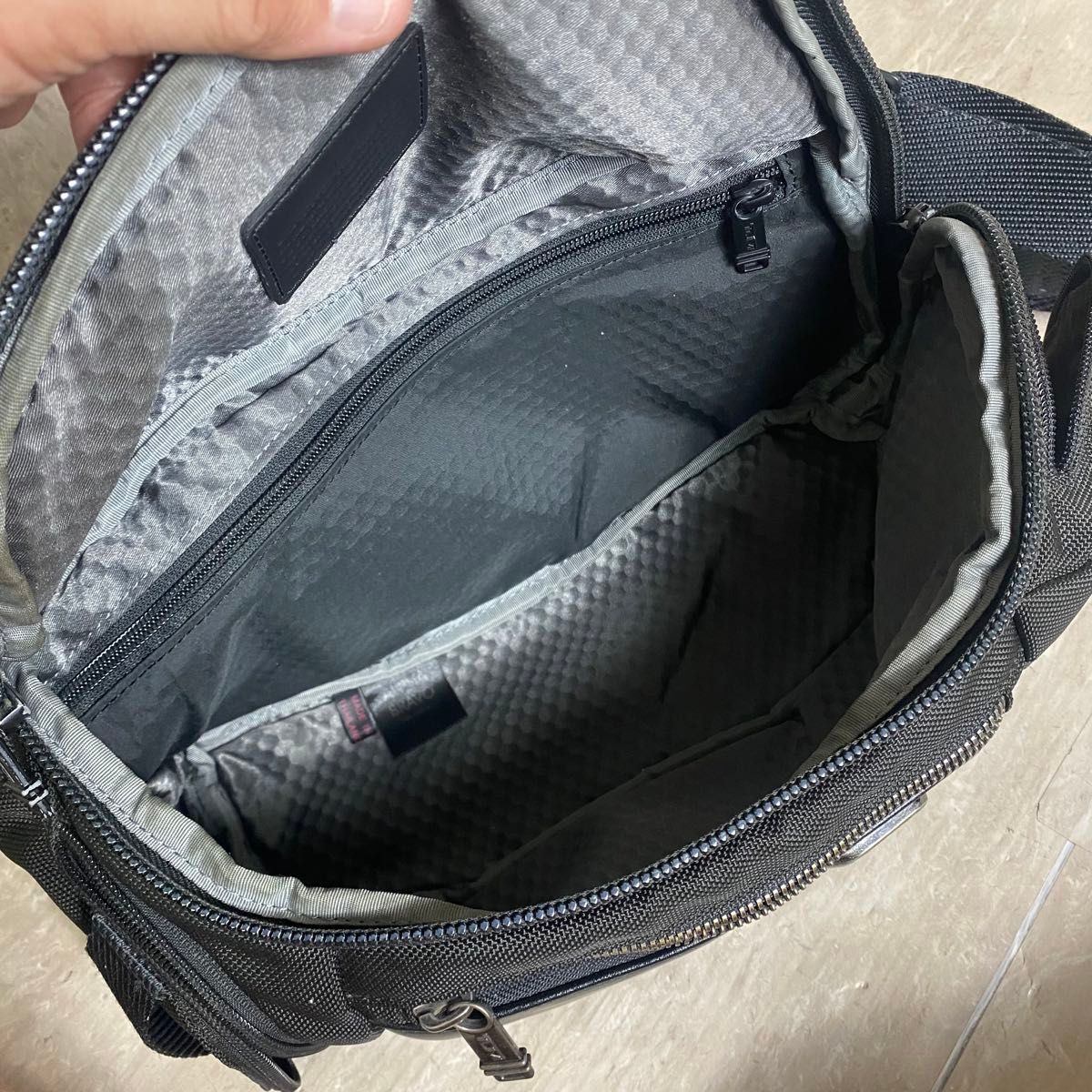TUMI トゥミ ケリー スリング ボディバッグ バリスティック TUMI トゥミ ケリー スリング ボディバッグ バリスティック
