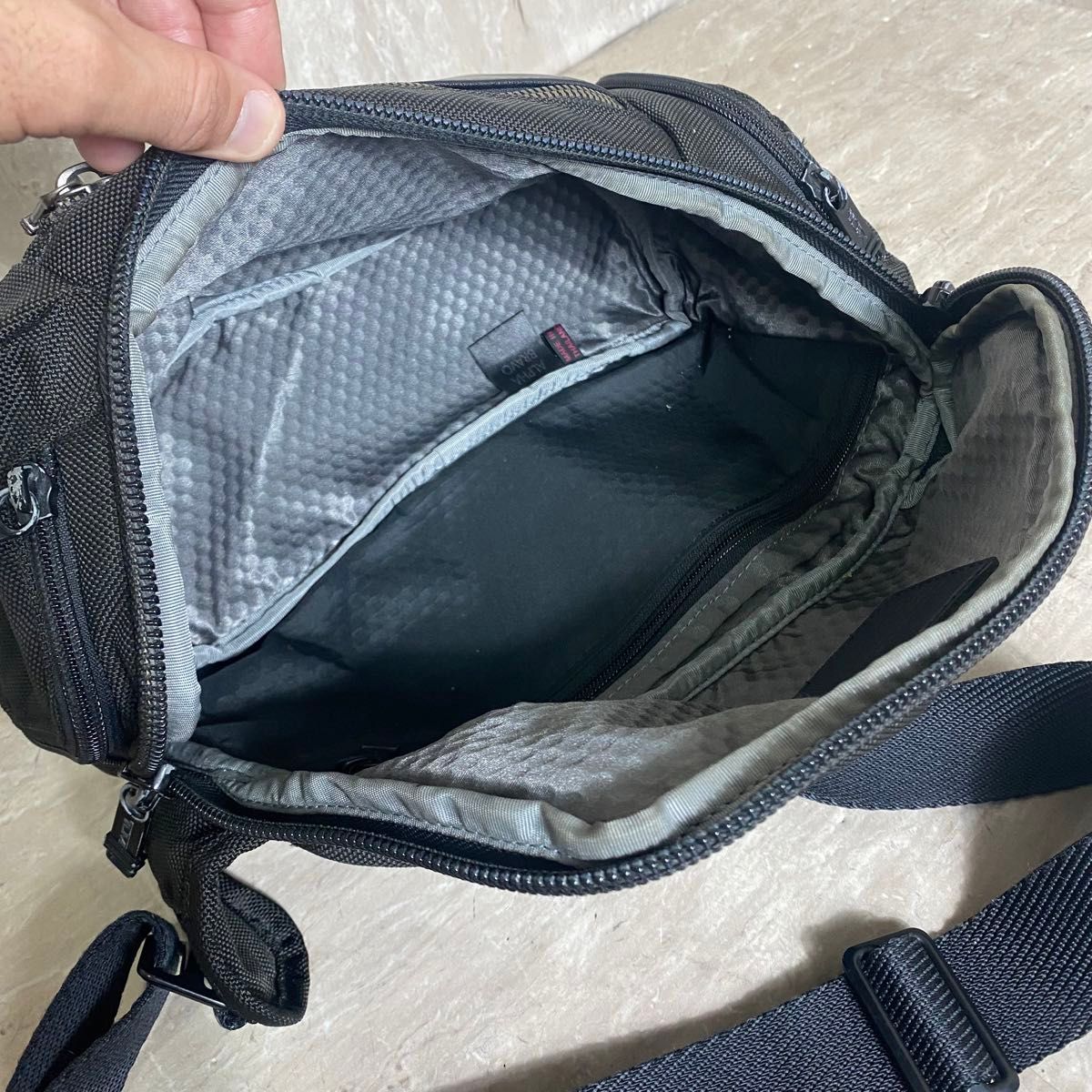 TUMI トゥミ ケリー スリング ボディバッグ バリスティック TUMI トゥミ ケリー スリング ボディバッグ バリスティック