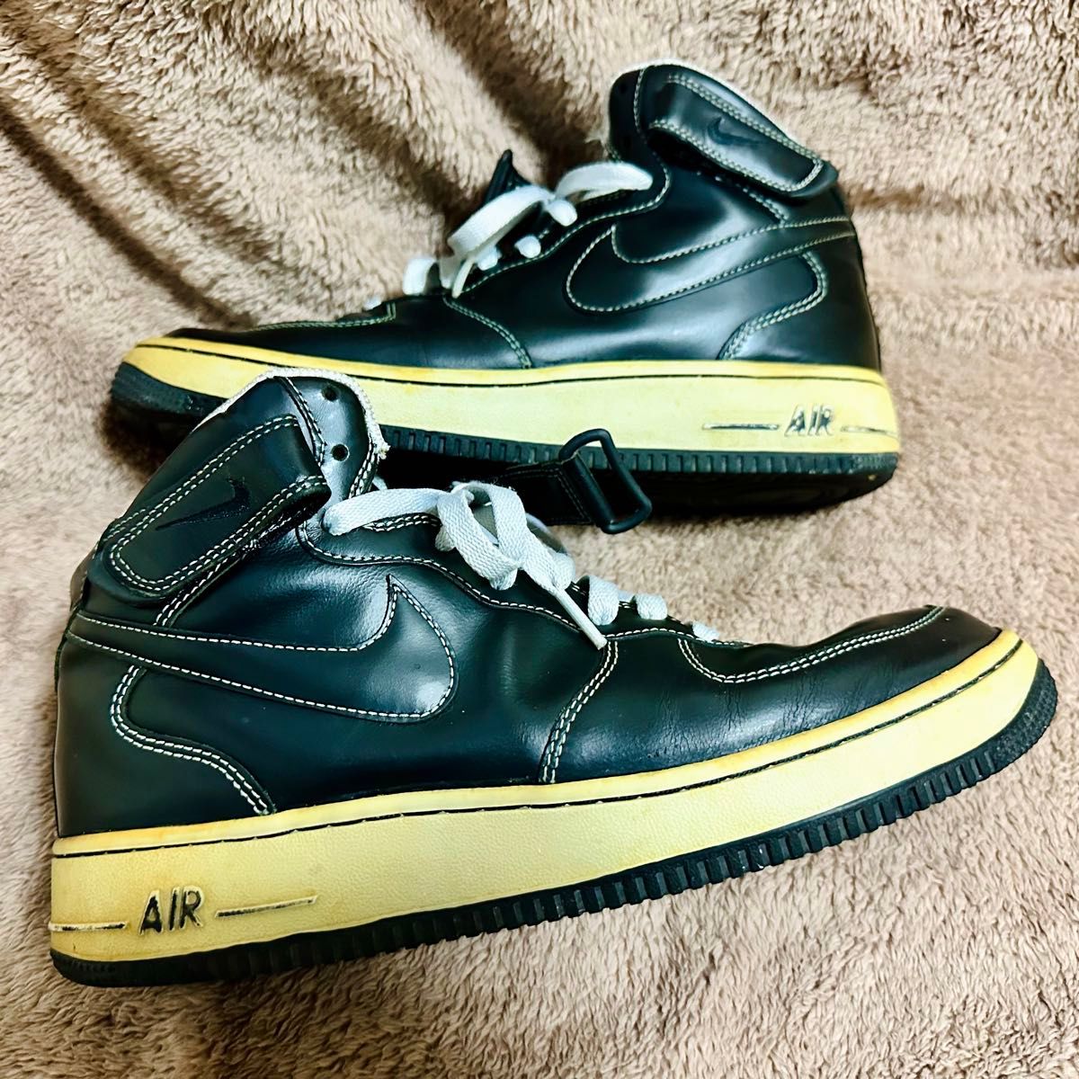 お得 】NIKE AIR FORCE 1 MIDスニーカー 28cm 靴 ブラック 黒 お得 】NIKE AIR FORCE 1 MIDスニーカー 28cm 靴 ブラック 黒