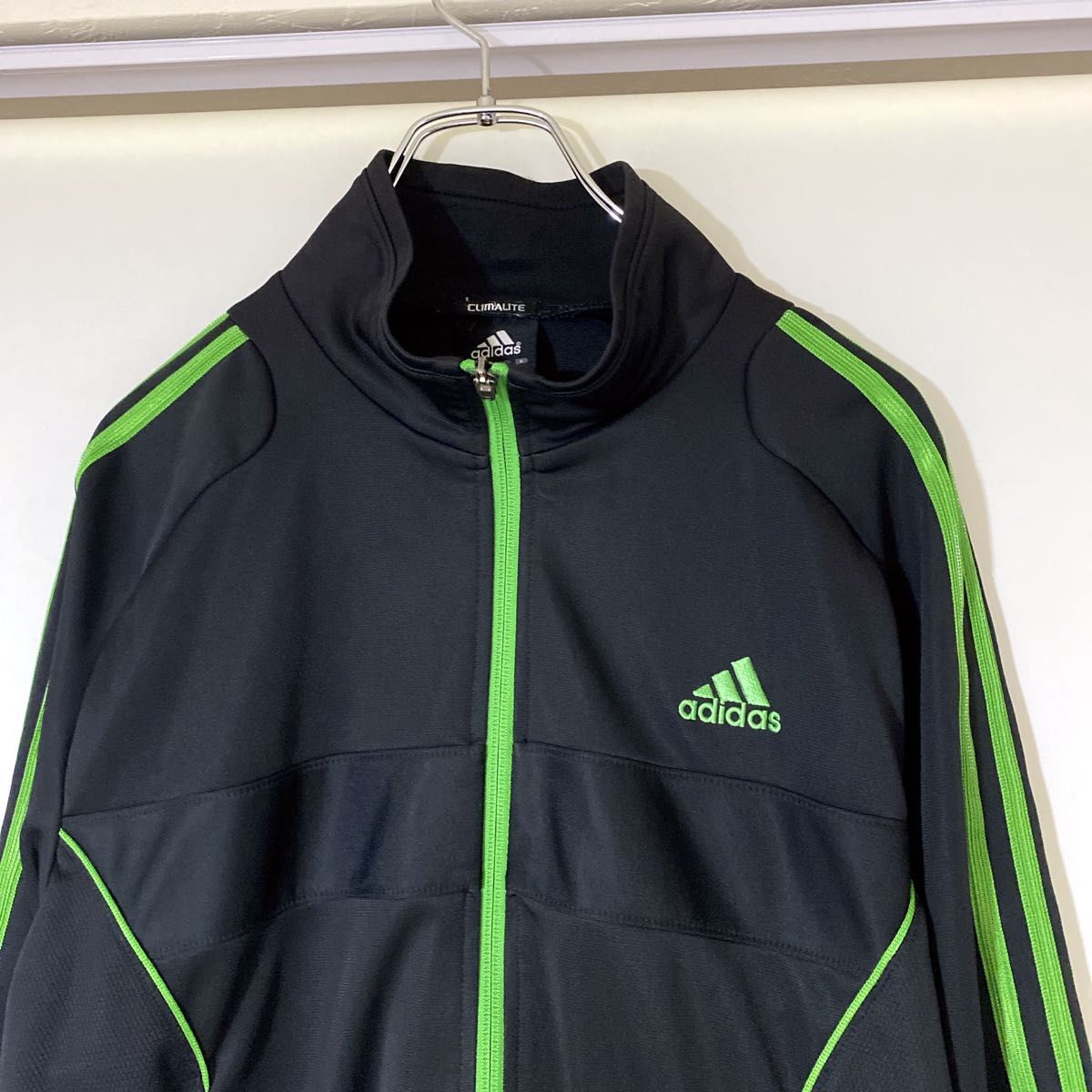美品 adidas アディダス トラックジャケット ジャージ 黒 緑 XO 美品 adidas アディダス トラックジャケット ジャージ 黒 緑 XO