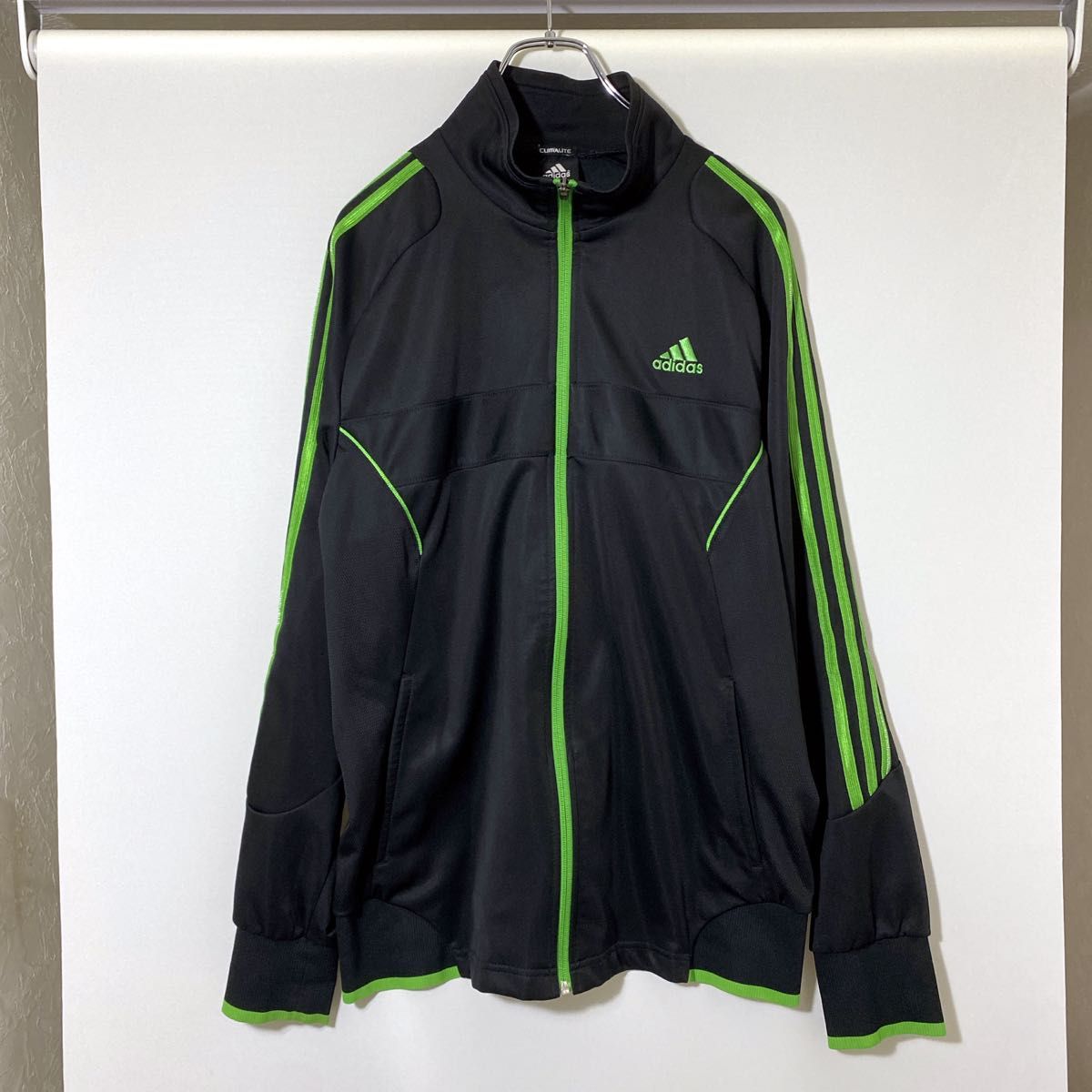 美品 adidas アディダス トラックジャケット ジャージ 黒 緑 XO 美品 adidas アディダス トラックジャケット ジャージ 黒 緑 XO