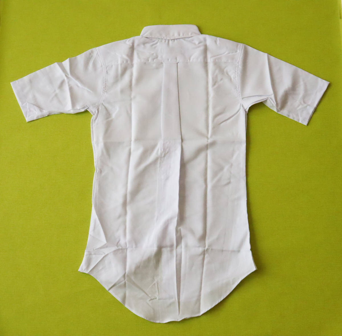 170 　男子　スクールシャツ　ボタンダウン　半袖　Lサイズ　新品　美品　長期保管品　トミヤ㈱　　_画像3
