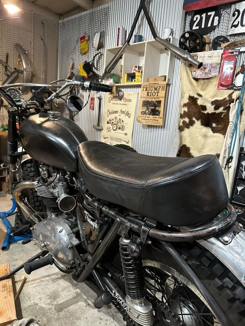 送料無料 TTシートトライアンフ T140 T120 T100 BSA スポーツ 送料無料 TTシートトライアンフ T140 T120 T100 BSA スポーツ