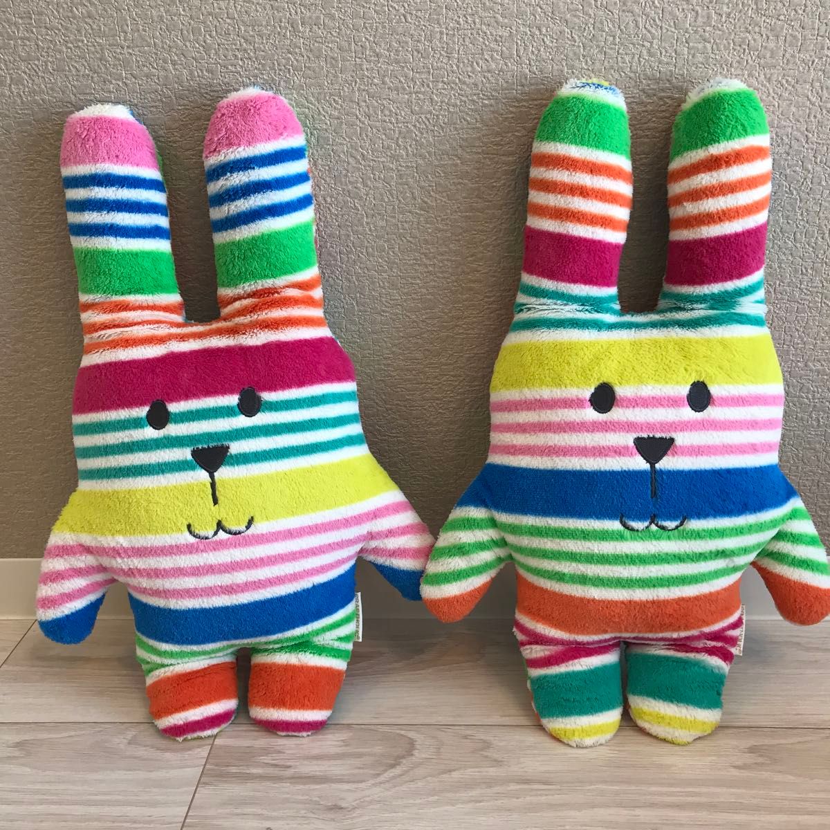 ぬいぐるみ カラフルうさぎ2体(1体サイズ 縦45㎝ 横30㎝)｜Yahoo