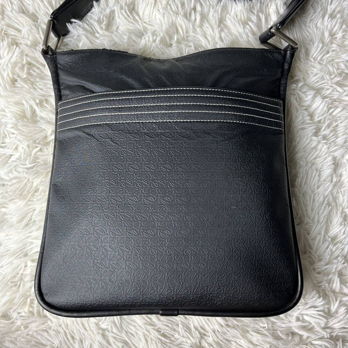 Bibian 比比昂 - 美品LOEWE ロエベ リピートアナグラム Bibian 比比昂 - 美品LOEWE ロエベ リピートアナグラム