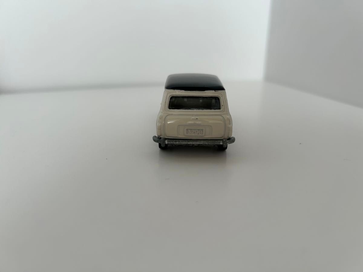 tomica BLMC ミニクーパー ジョンクーパー 白 日本製 トミカ tomica BLMC ミニクーパー ジョンクーパー 白 日本製 トミカ