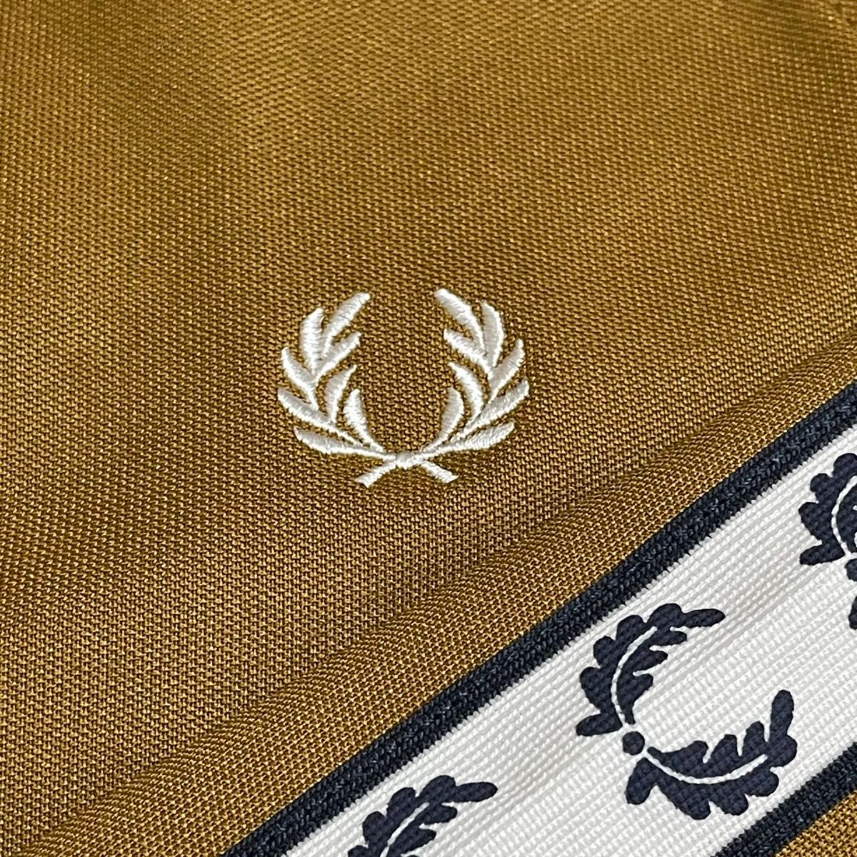 極美品S】フレッドペリー刺繍トラックジャケットFred古着 極美品S】フレッドペリー刺繍トラックジャケットFred古着
