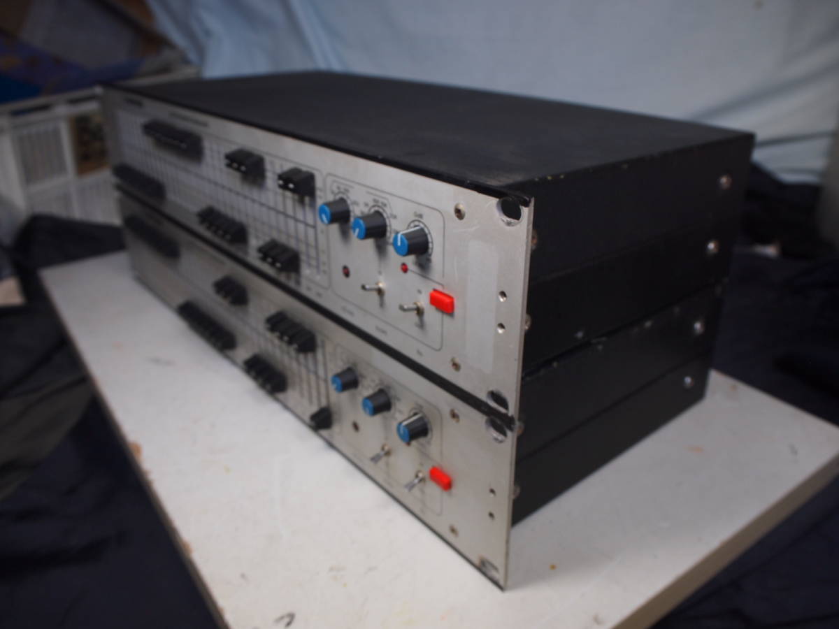 KLARK-TEKNIK DN300 30 band monaural graphic equalizer 2 pcs ( stereo pair ) working properly goods [3 months guarantee ]