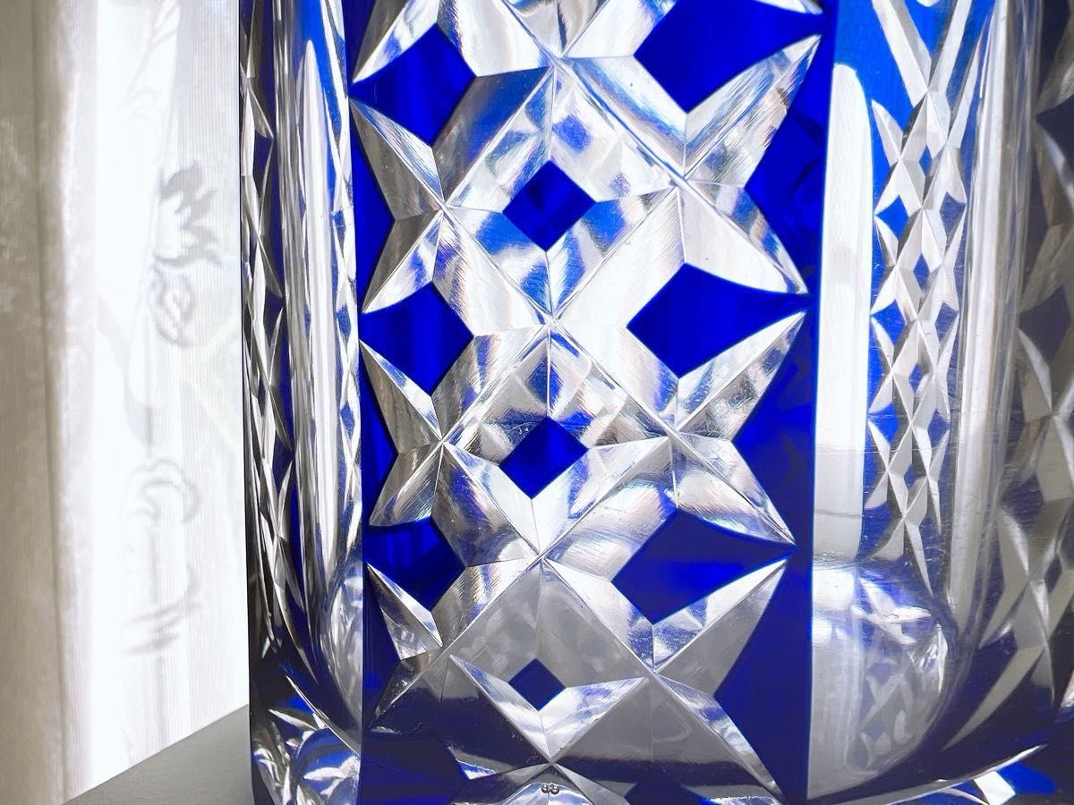 江戸切子】クリスタル フラワーベース ブルー 花瓶 青被せ 切子 江戸切子】クリスタル フラワーベース ブルー 花瓶 青被せ 切子