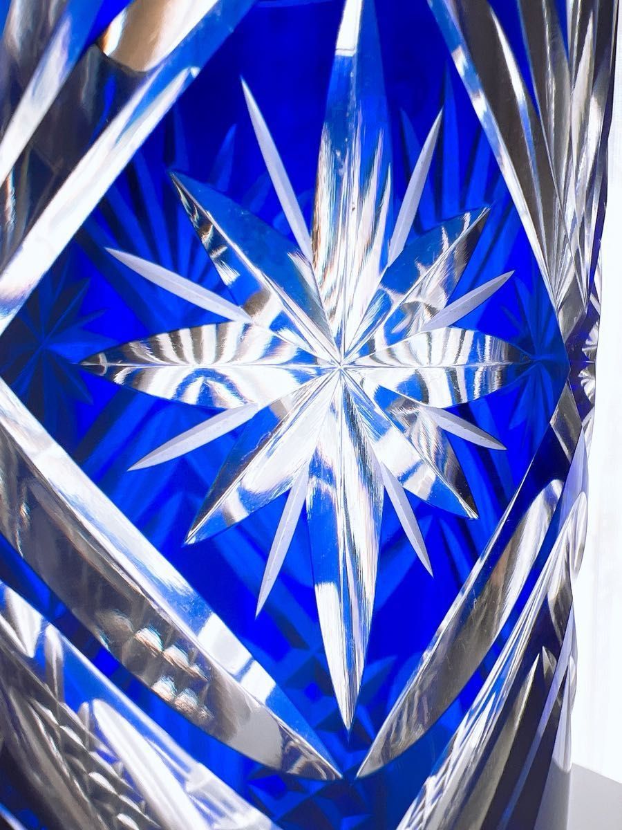 江戸切子】クリスタル フラワーベース ブルー 花瓶 青被せ 切子 江戸切子】クリスタル フラワーベース ブルー 花瓶 青被せ 切子