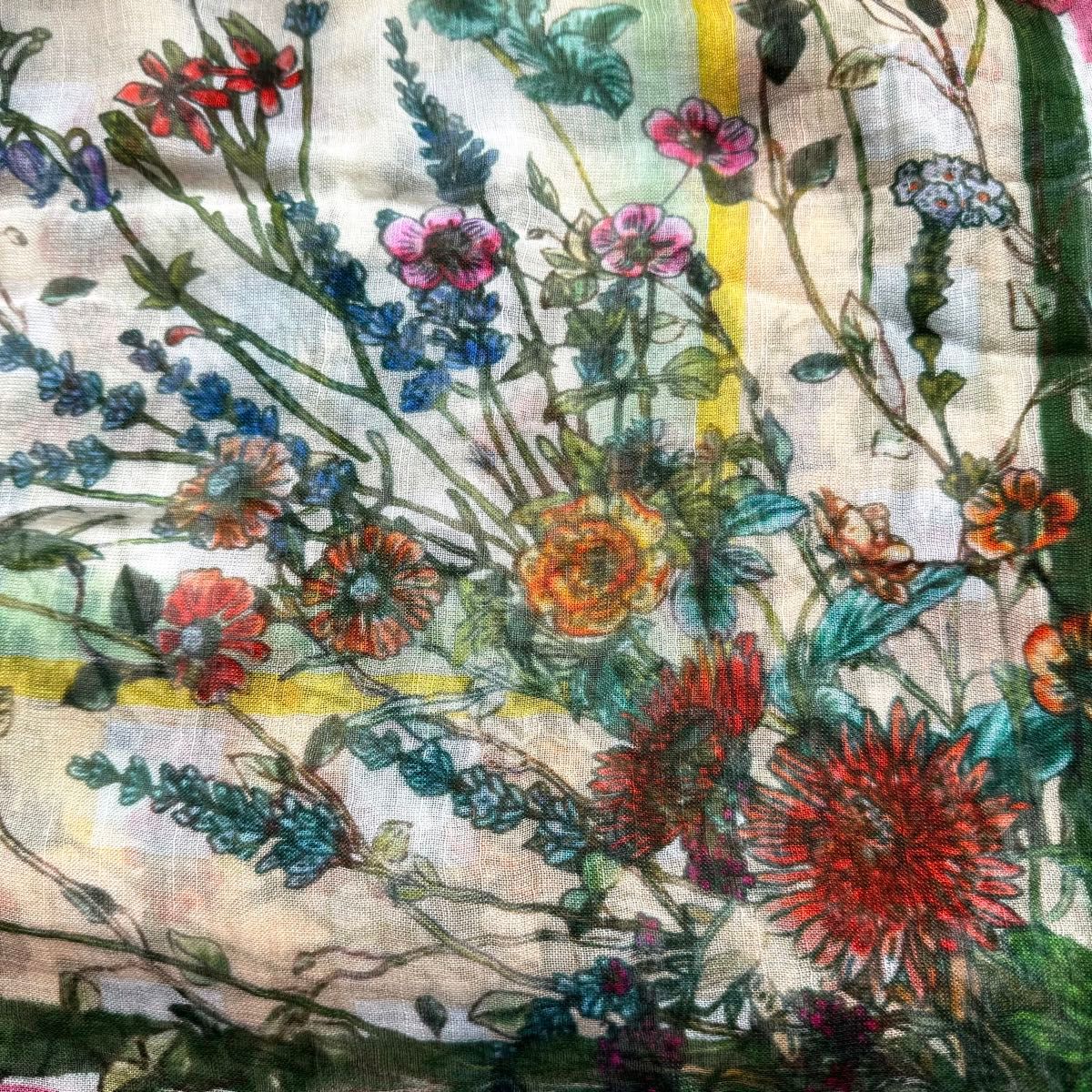 新品・タグ付き ファリエロサルティ Faliero Sarti ストール 新品・タグ付き ファリエロサルティ Faliero Sarti ストール