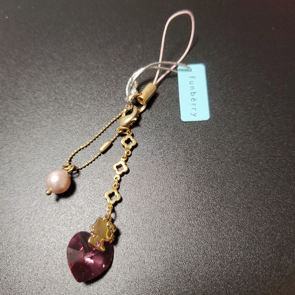 HELLOKITTY　ストラップ　ハートP パール　funberry jewelberry 未使用　タグ付　ハローキテ?！ANRIO　チャームアクセサリー　レア物