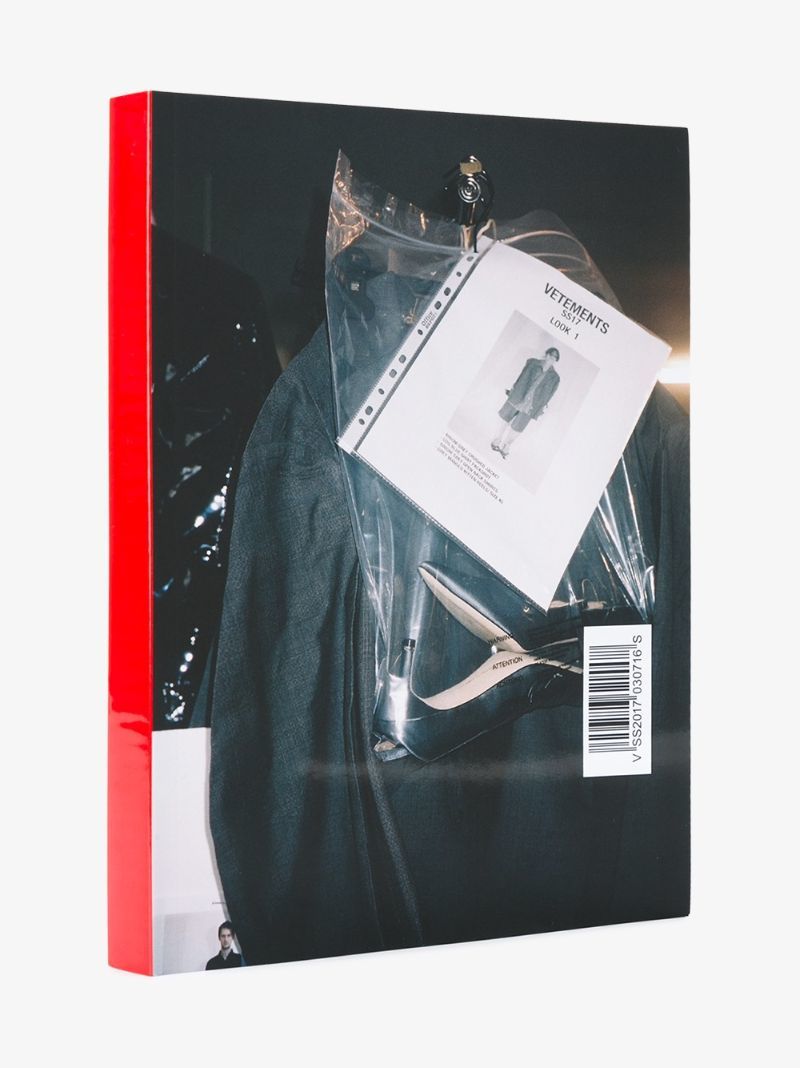 ラスト1点 新品 IDEA Books 発刊 ヴェトモン 2冊目の写真集 VETEMENTS SUMMERCAMP 全480ページ サマーキャンプ 2017年春夏コレクション収録
