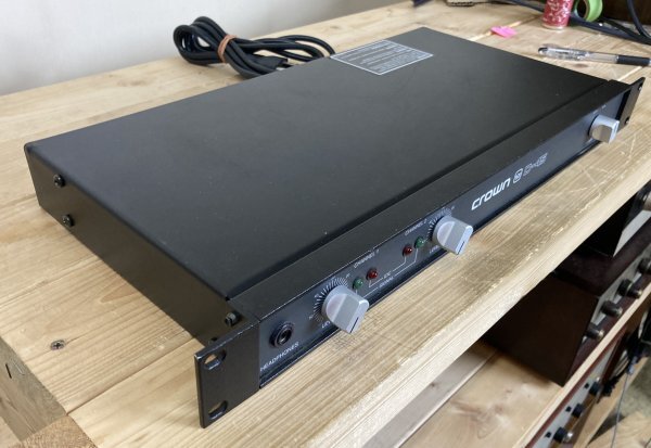CROWN D45 メインアンプ スタジオモニター定番!! CROWN D45 メインアンプ スタジオモニター定番!!