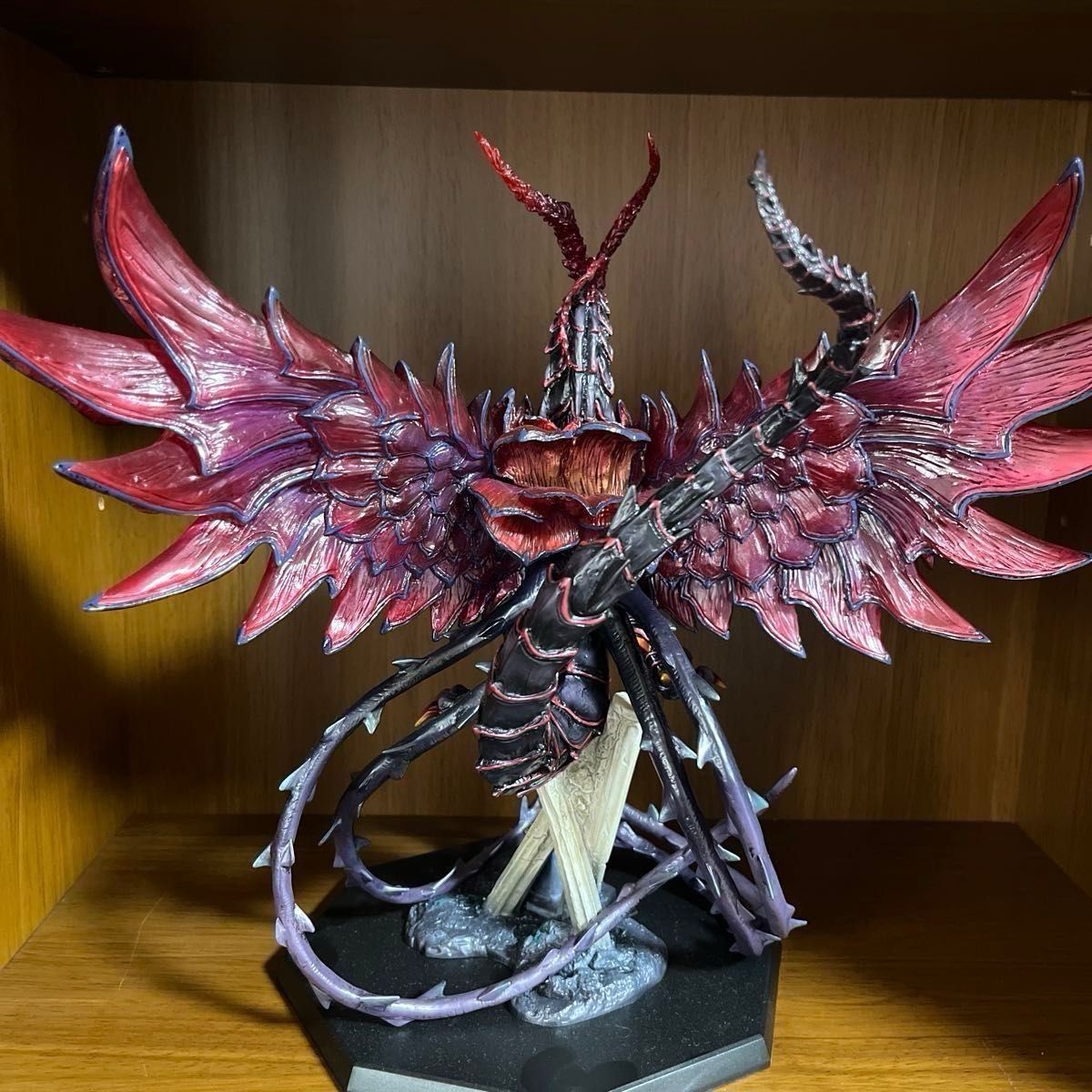 ART WORKS MONSTERS ブラック・ローズ・ドラゴン フィギュア ART WORKS MONSTERS ブラック・ローズ・ドラゴン フィギュア