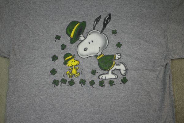 ヤフオク 古着 Peanuts Snoopy イラストプリントtシャツ