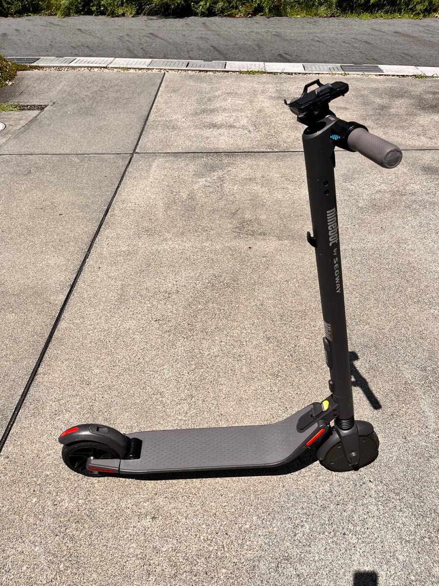 ジャンク品】セグウェイ 電動スクーター SEGWAY ninebot ES2 ジャンク品】セグウェイ 電動スクーター SEGWAY ninebot ES2