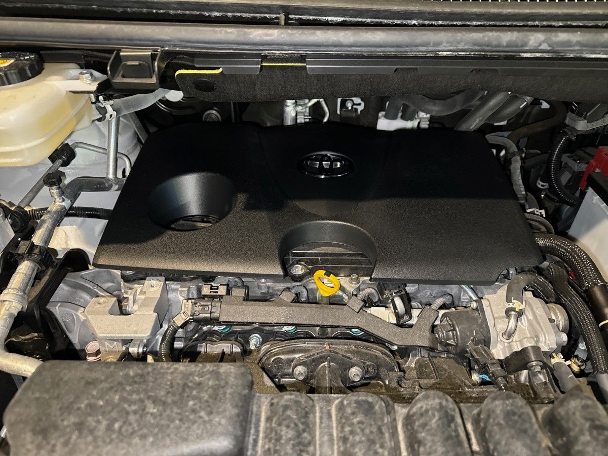 ポン付け可能 90系ヴォクシー ノア エンジンカバー ガソリン車用 ポン付け可能 90系ヴォクシー ノア エンジンカバー ガソリン車用