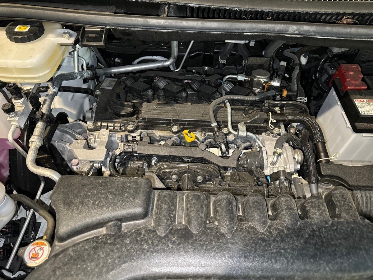 ポン付け可能 90系ヴォクシー ノア エンジンカバー ガソリン車用 ポン付け可能 90系ヴォクシー ノア エンジンカバー ガソリン車用