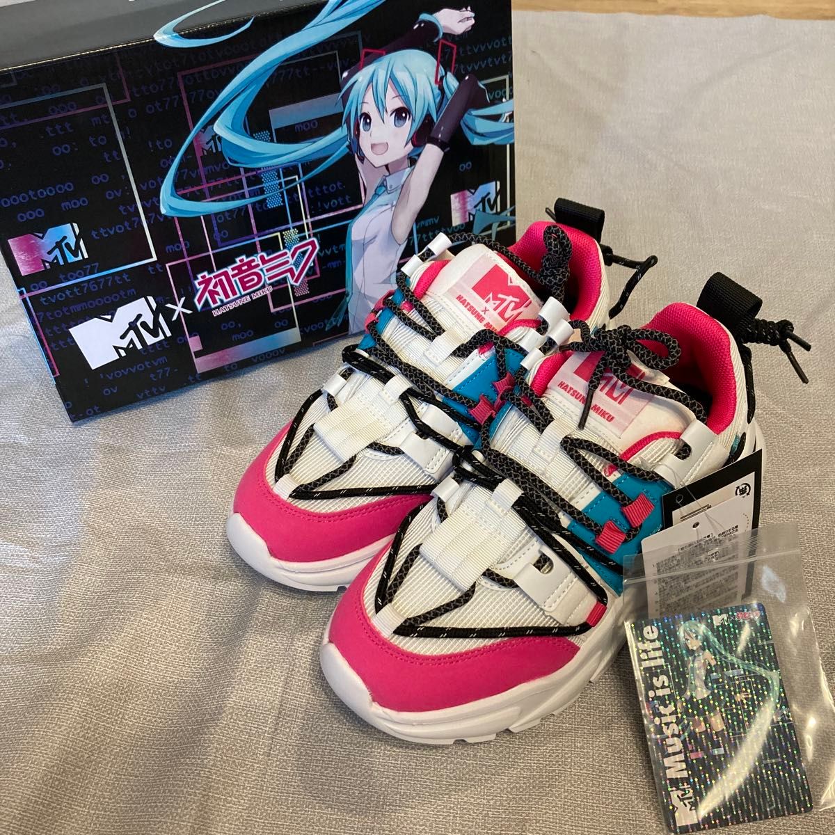 初音ミク MTV コラボ スニーカー ホワイト 23 5cm 限定品 初音ミク MTV コラボ スニーカー ホワイト 23 5cm 限定品