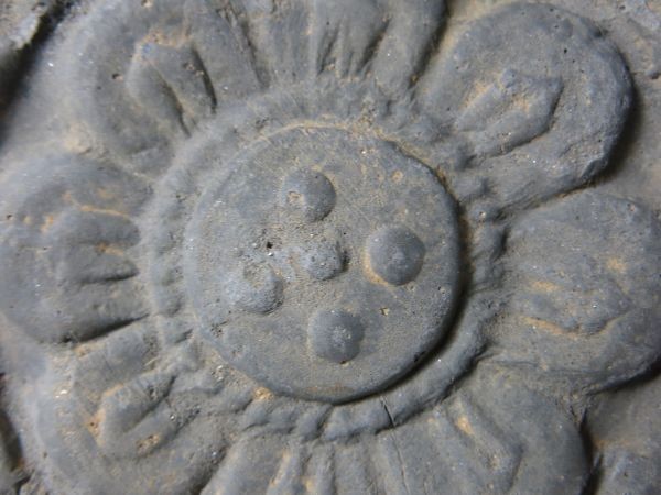 安い即納 ヤフオク! - A 蓮弁古瓦 朝鮮 遺跡発掘品 素焼き 焼き物 陶器... 安い超激安