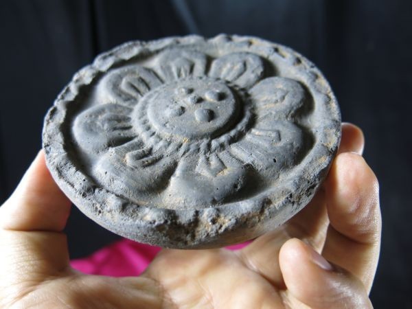安い即納 ヤフオク! - A 蓮弁古瓦 朝鮮 遺跡発掘品 素焼き 焼き物 陶器... 安い超激安