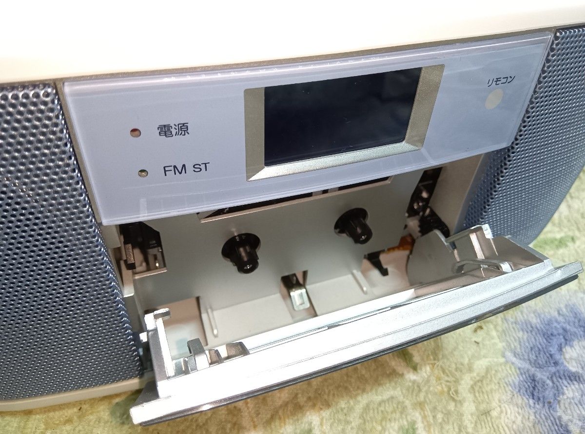 TOSHIBA 東芝 CDラジオカセットレコーダー TY-CDS5 2011年製 TOSHIBA 東芝 CDラジオカセットレコーダー TY-CDS5 2011年製