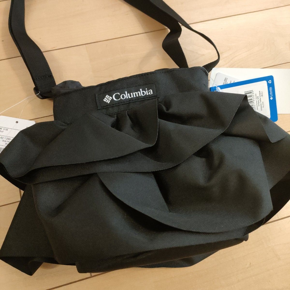 新品未使用品 タグ付き Columbia 別注 フリルショルダーバッグ 新品未使用品 タグ付き Columbia 別注 フリルショルダーバッグ