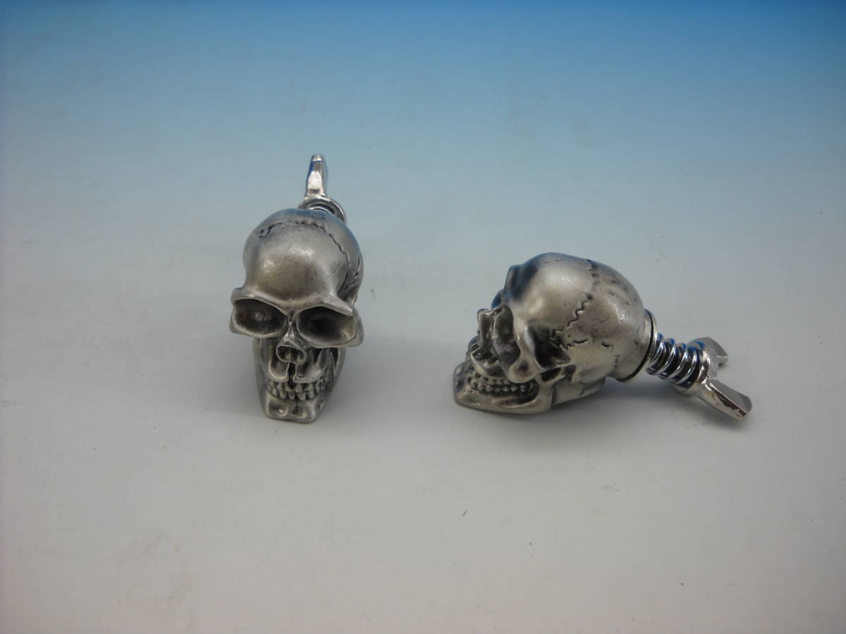 ナンバープレート　ボルト　スカル　特大　シルバー　立体髑髏　2個セット　蝶ナット付き　デコレーション　飾りボルト　ハーレー　アメ車_画像1