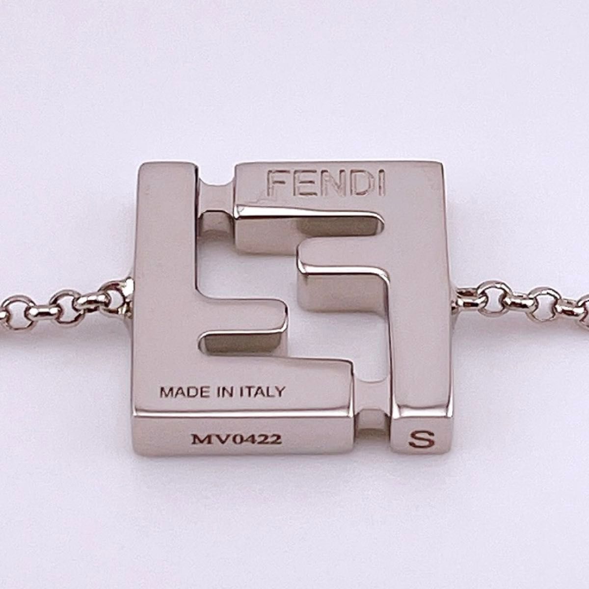 フェンディ FENDI ブレスレット シルバー サマータイム|Yahoo フェンディ FENDI ブレスレット シルバー サマータイム|Yahoo