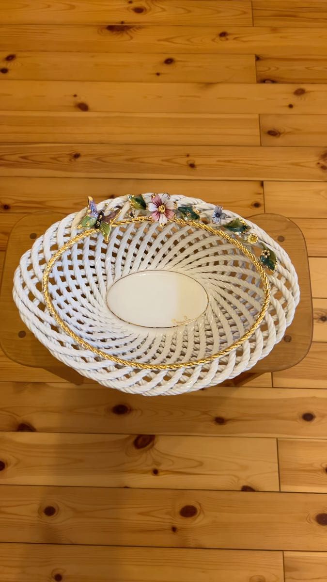 ★ かわいい 陶器 ★ フラワー バスケット / 花籠 果物入れ