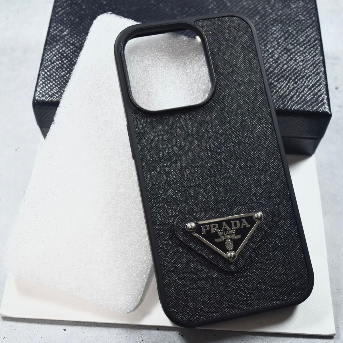 新品】iPhone 15 PRADA ケース サフィアーノ 三角ロゴ ブラック 新品】iPhone 15 PRADA ケース サフィアーノ 三角ロゴ ブラック